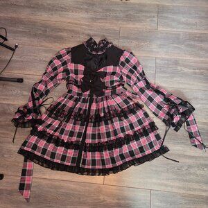 Chinese brand Strange cat eyes heart chest cutout pink and black gingham dress!